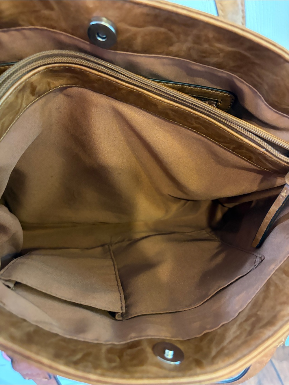 Bueno Brown Tote Bag with Side Pockets - Picture 4 of 5